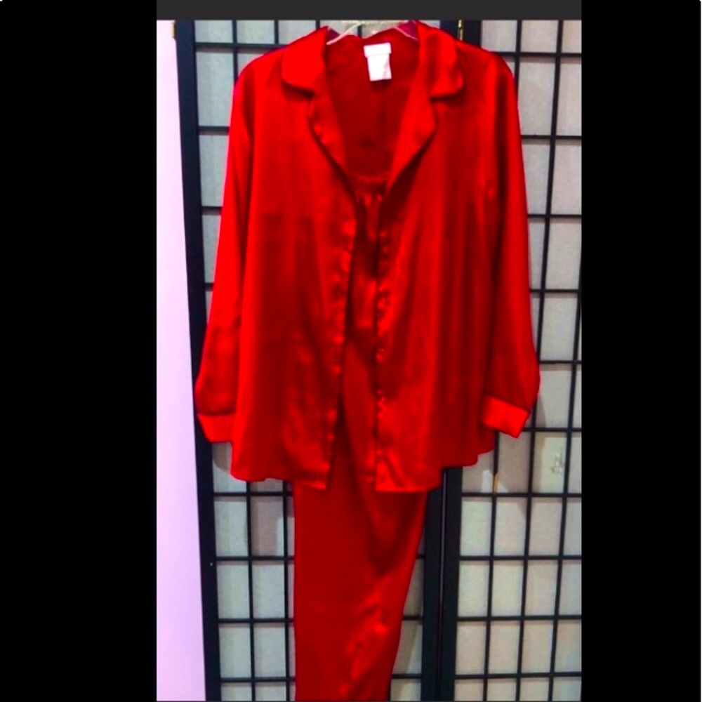 ♥️ SECRET TREASURES 2pc red satin sleepwear set size S NWOT - Picture 3 of 8